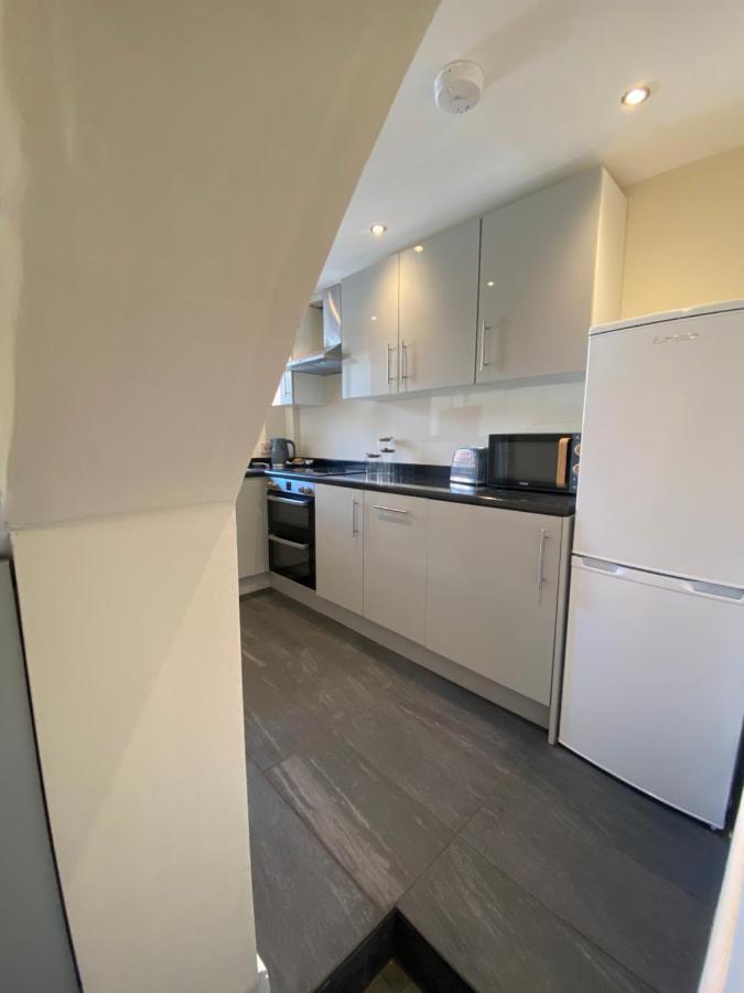 Lovely 1-Bedroom Apartment With Garden And Parking Стон Екстер'єр фото